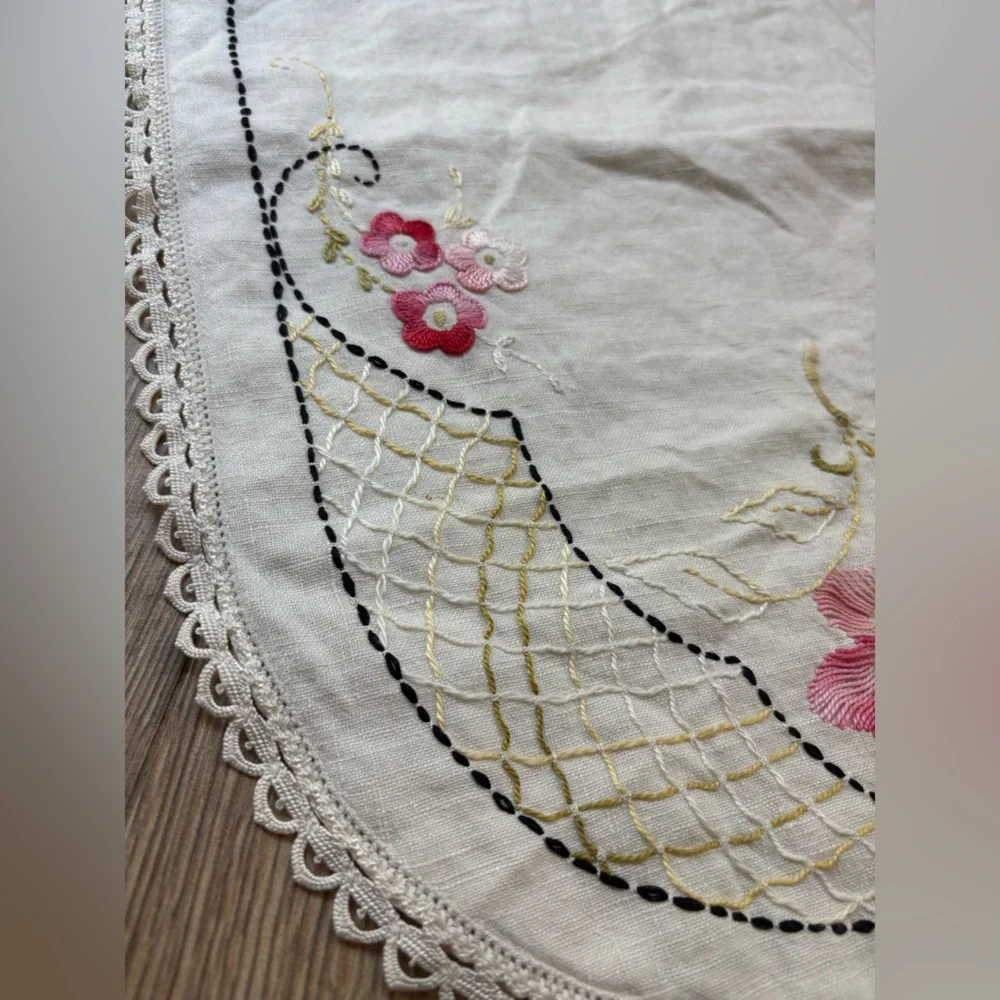 Linen Embroidered Floral Farmhouse Table Runner Oval Pink Handmade
